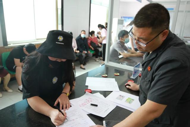 強(qiáng)制執(zhí)行！臨沂某公司欠58名農(nóng)民工29萬元被追回