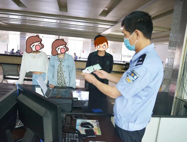 臨沂倆00后女孩坐車頂“兜風(fēng)”！！豈能拿生命當(dāng)兒戲