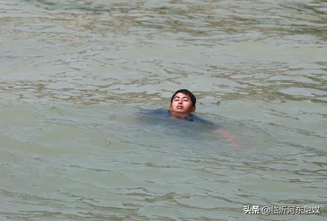痛心！1人失足7人施救！8名落水小學(xué)生均無生命體征…警鐘再次敲響