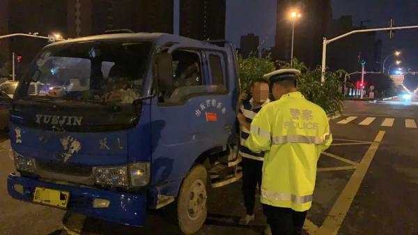 異地用警，交叉執(zhí)法！臨沂公安交警重拳整治貨運(yùn)車輛交通違法