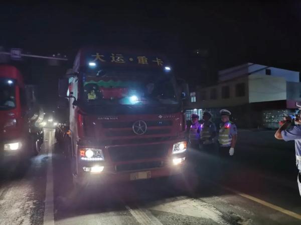 異地用警，交叉執(zhí)法！臨沂公安交警重拳整治貨運(yùn)車輛交通違法