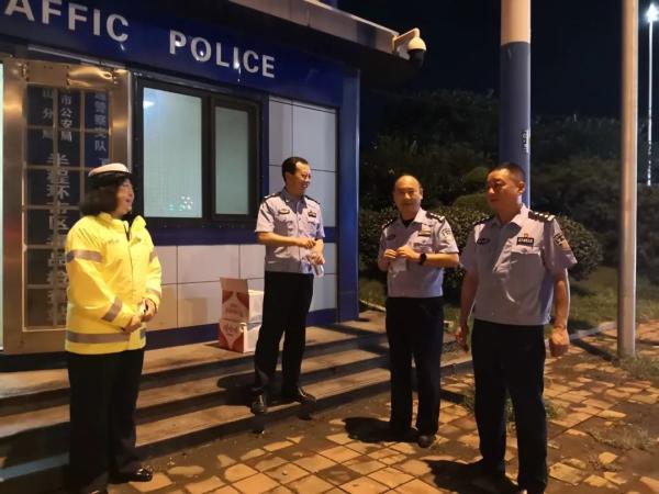 異地用警，交叉執(zhí)法！臨沂公安交警重拳整治貨運(yùn)車輛交通違法