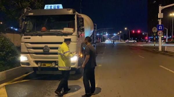 異地用警，交叉執(zhí)法！臨沂公安交警重拳整治貨運(yùn)車輛交通違法