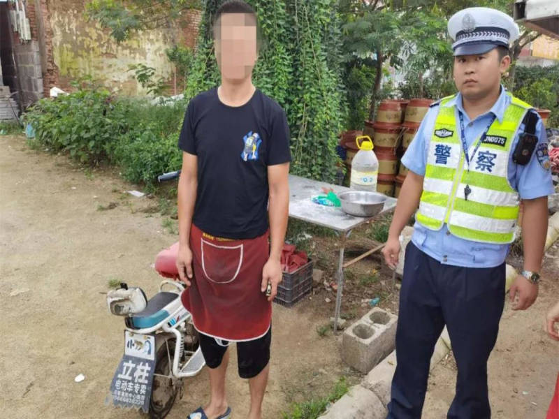 未掛牌電動自行車禁止上道路行駛實施第二天 臨沂莒南警方開出了首張罰單