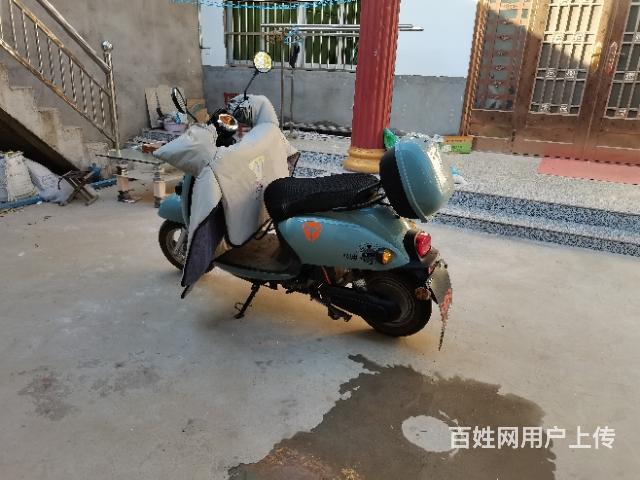 轉(zhuǎn)讓購買倆月的雅迪電動車