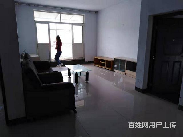 北城新區(qū)北京路135平米750元每月