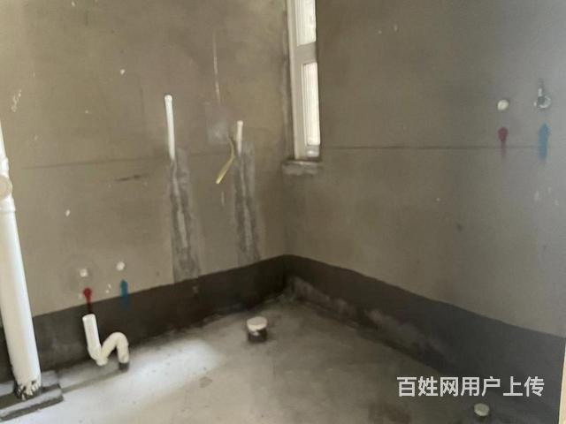 急 售！致遠(yuǎn)翡翠湖，好樓層，戶型好，價(jià)格可談。