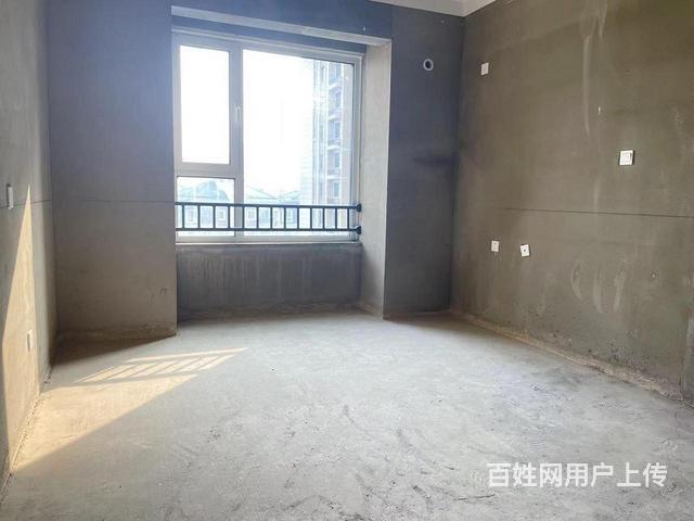 急 售！致遠(yuǎn)翡翠湖，好樓層，戶型好，價(jià)格可談。