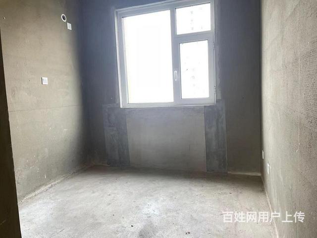 急 售！致遠(yuǎn)翡翠湖，好樓層，戶型好，價(jià)格可談。