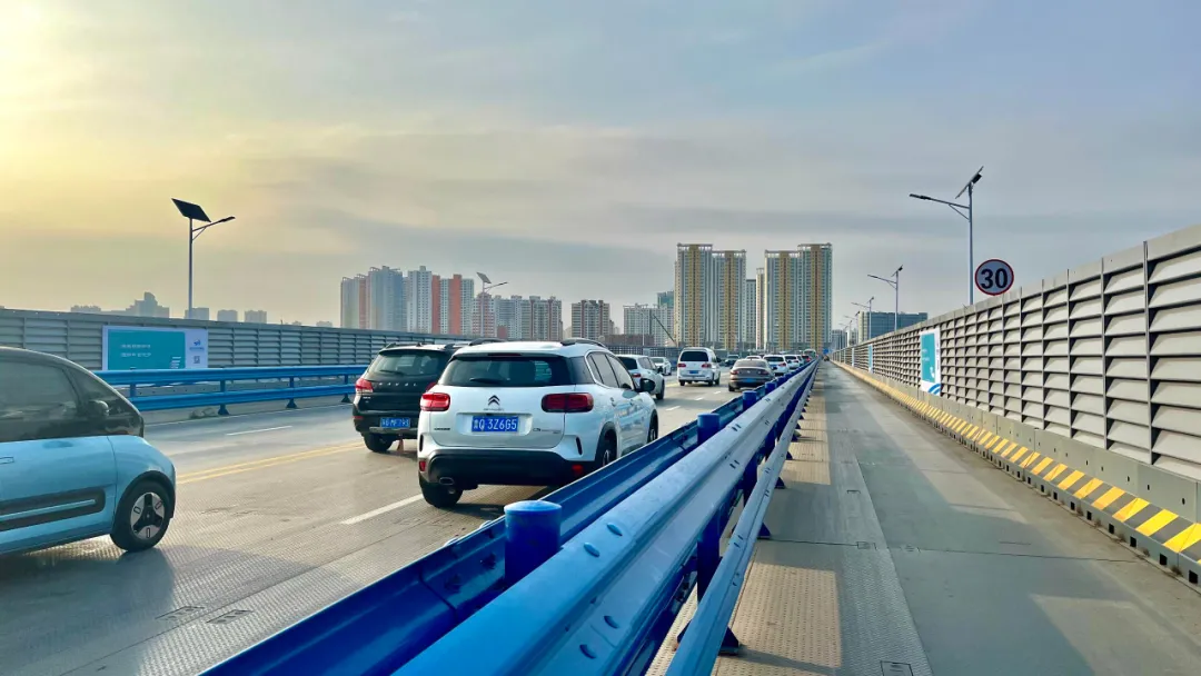 老橋即將拆除！通達(dá)路祊河橋保通橋正式通車