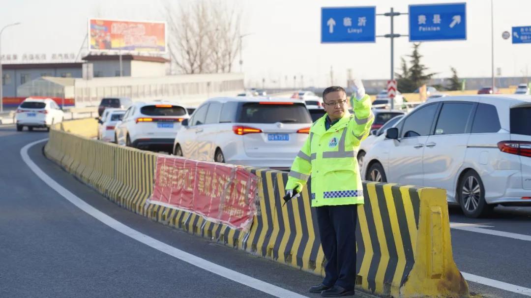 臨沂春節(jié)期間:90余萬輛車免費(fèi)上高速