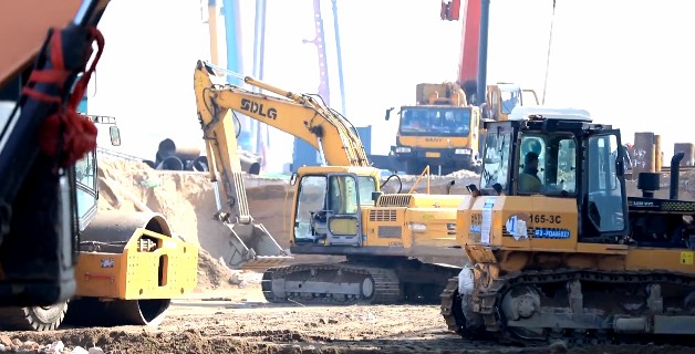 「開局“十四五”開啟新征程」臨沂北京路沂河橋及兩岸立交改造工程：千斤頂頂起一座橋