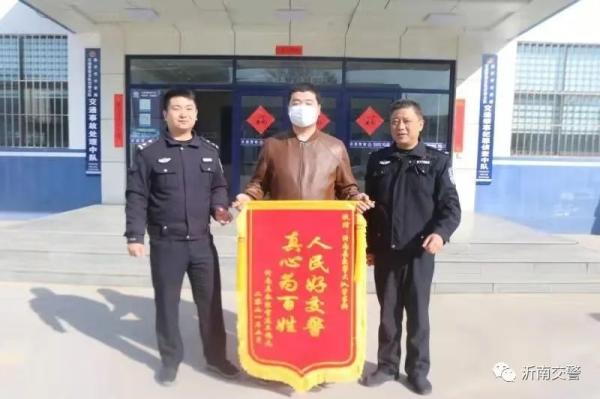 案中案！臨沂一車輛肇事后逃逸，駕駛?cè)司故歉`賊