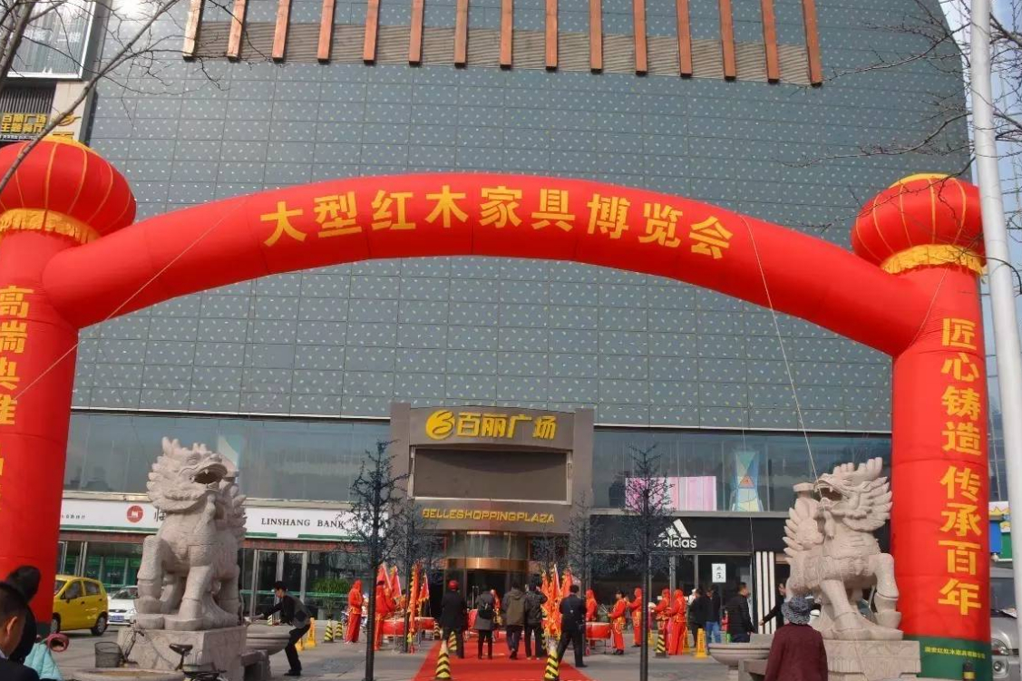 臨沂一商場面臨困境，開業(yè)10年后或?qū)⒌归]，曾被稱為商業(yè)龍頭