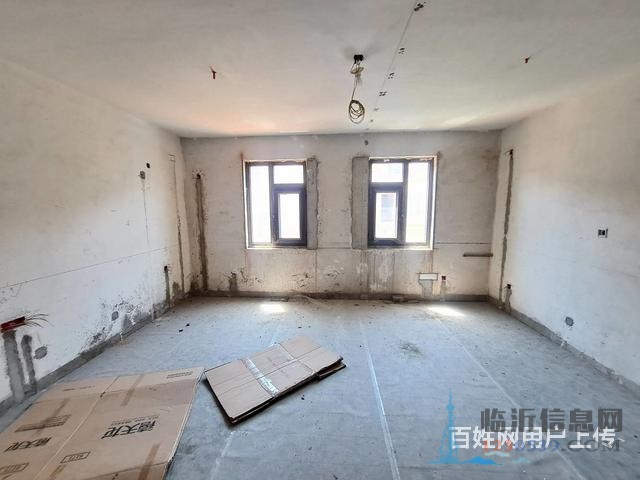 月瀾灣聯(lián)排別墅 六室超大 已做改造 帶車庫 證過二780萬