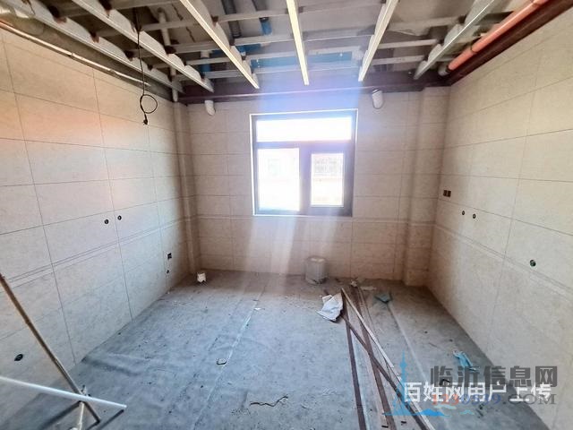 月瀾灣聯(lián)排別墅 六室超大 已做改造 帶車庫 證過二780萬