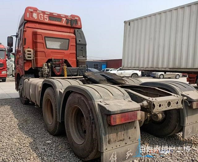 出售精品二手解放牽引車 460馬力，國五，雙驅(qū)輕體