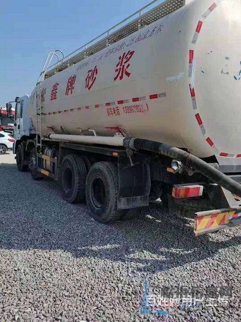 出售二手東風(fēng)散裝水泥罐車 300馬力國五前四后八