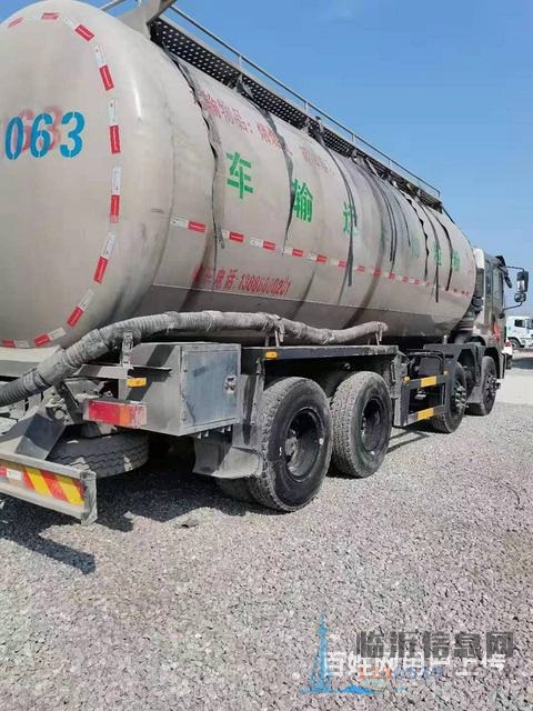 出售二手東風(fēng)散裝水泥罐車 300馬力國五前四后八
