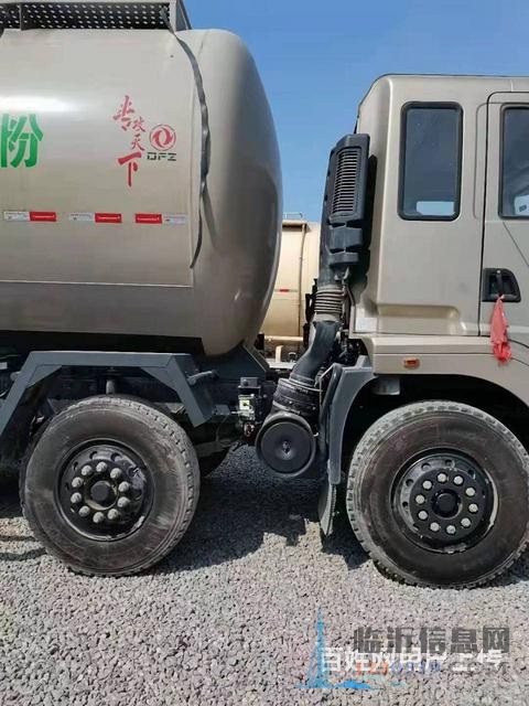出售二手東風(fēng)散裝水泥罐車 300馬力國五前四后八