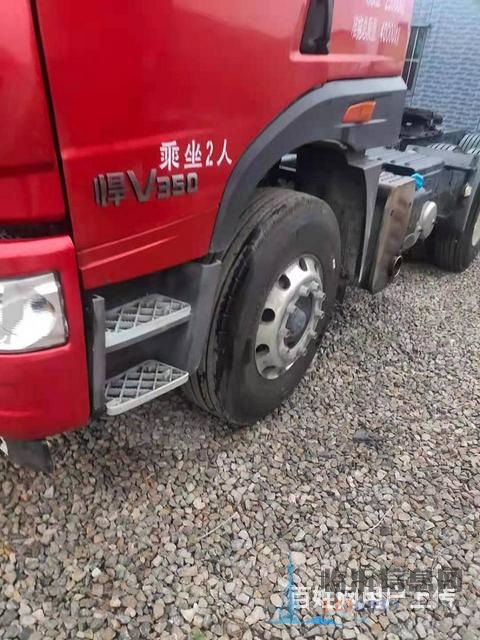出售二手解放悍V牽引車，350馬力，錫柴發(fā)動(dòng)機(jī)，