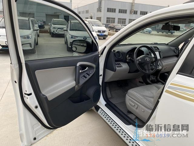 豐田RAV4 2011款 2.4 手動(dòng) 至臻導(dǎo)航版