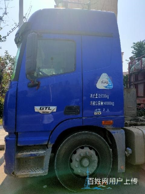 個人轉(zhuǎn)讓19年歐曼半掛側(cè)翻自卸車，國五，精品車況