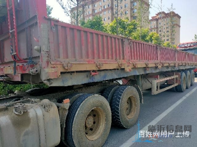 個人轉(zhuǎn)讓19年歐曼半掛側(cè)翻自卸車，國五，精品車況