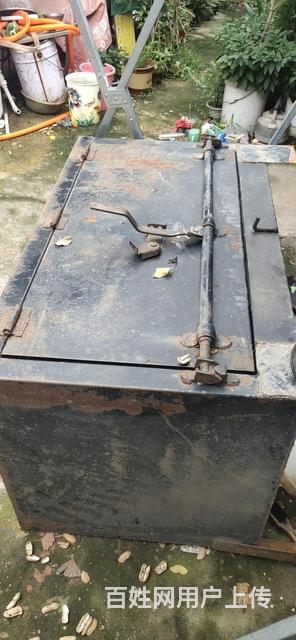 6.8貨車上的工具箱加篷布，