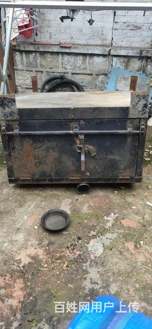 6.8貨車上的工具箱加篷布，