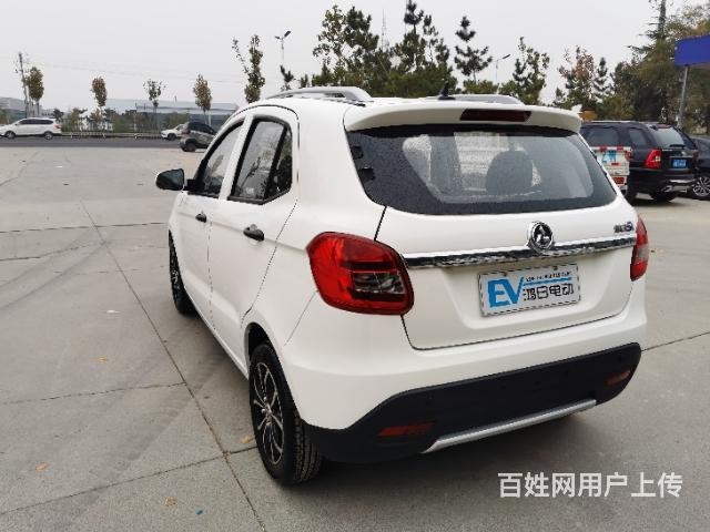 鴻日電動(dòng)轎車(chē)