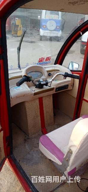 海寶三開門電動(dòng)車