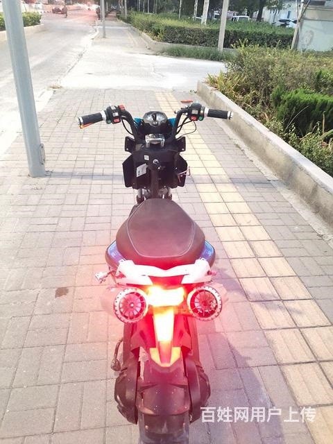 雅迪戰(zhàn)警電動(dòng)車（9.5成新