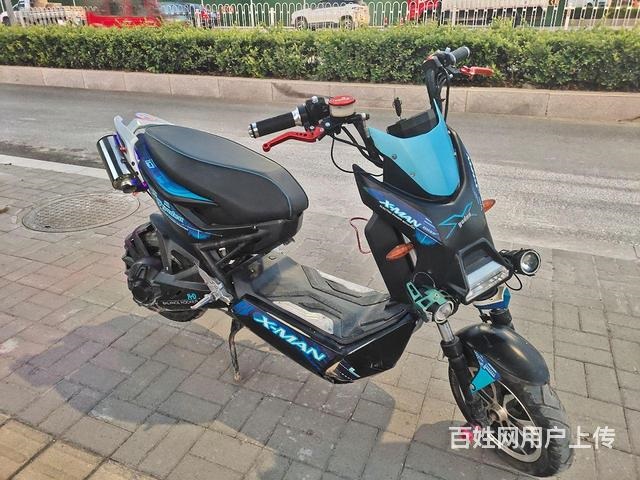 雅迪戰(zhàn)警電動(dòng)車（9.5成新