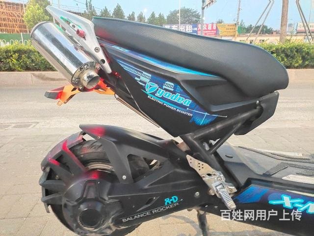 雅迪戰(zhàn)警電動(dòng)車（9.5成新