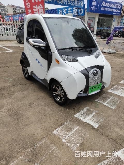 九九成新麗馳電動轎車