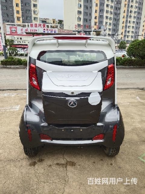 九九成新麗馳電動轎車