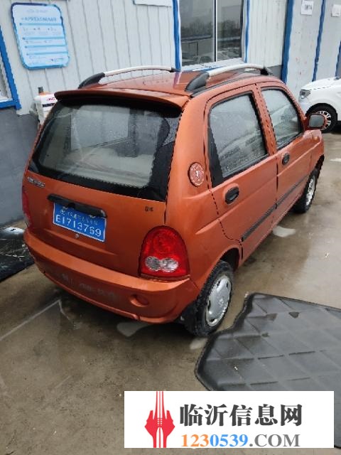 時(shí)風(fēng)電動轎車