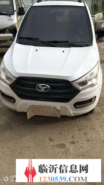 時(shí)風(fēng)電動(dòng)四輪轎車