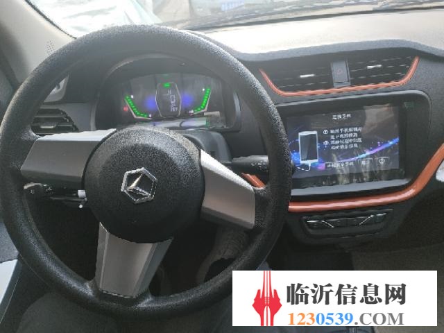 雷丁四輪油電混合電動汽車
