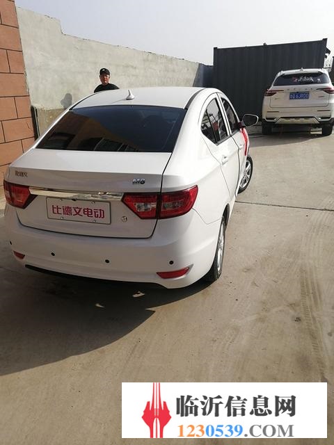 急售比德文四輪電動(dòng)車M8一臺(tái)，準(zhǔn)新車