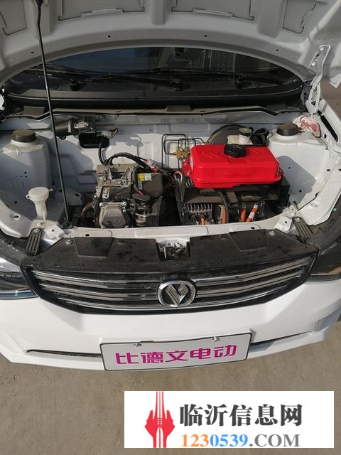 急售比德文四輪電動(dòng)車M8一臺(tái)，準(zhǔn)新車