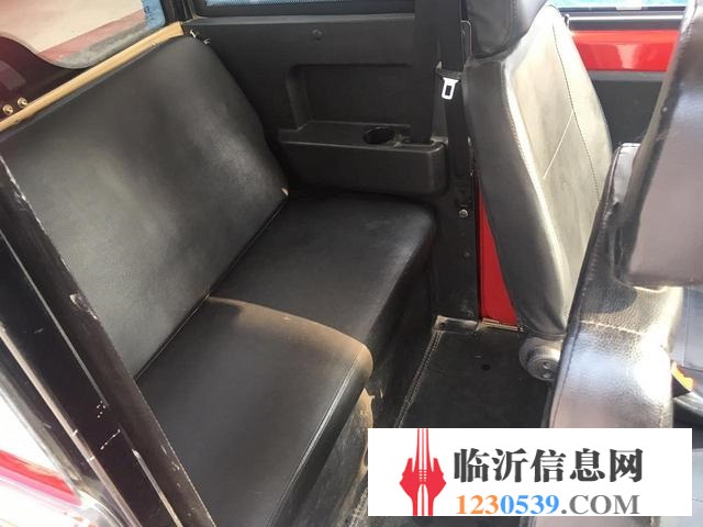 新能電動(dòng)汽車 兩門四座