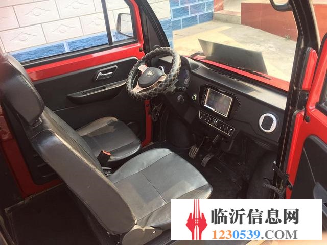 新能電動(dòng)汽車 兩門四座