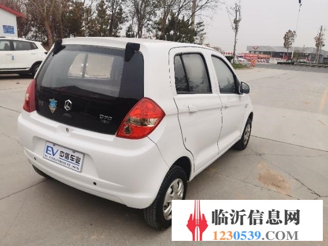 極品雷丁電動(dòng)轎車，