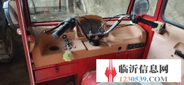 家用汽油三輪車(chē)紅色出售