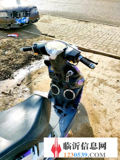 踏板摩托車