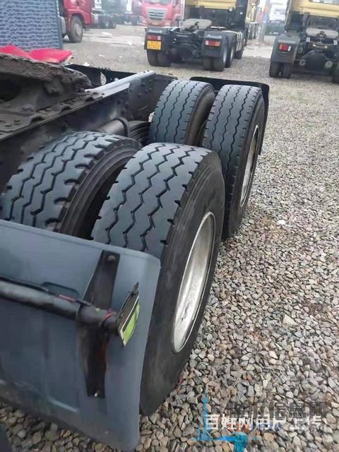 出售二手解放牽引車，錫柴發(fā)動(dòng)機(jī)，350馬力，國(guó)五，