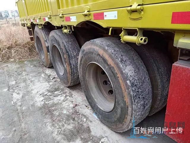 國五牽引車東風天龍帶13米高底欄板520馬力