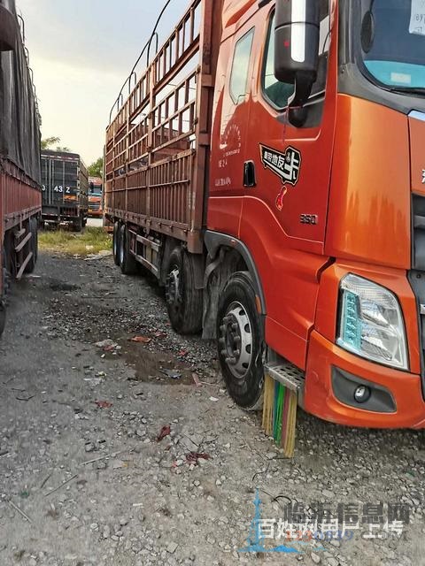 三年半的乘龍H7前四后八9米6 高欄貨車 國(guó)5